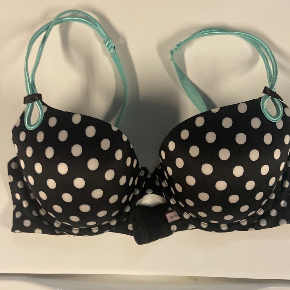 Victoria’s Secret bran. 36c. NWOT